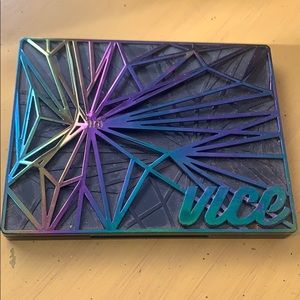 Urban decay eyeshadow pallet